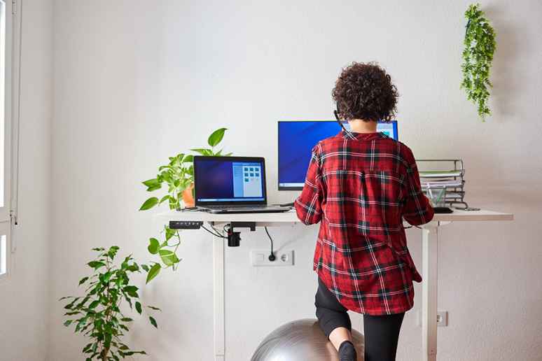 Foto: Frau im Homeoffice